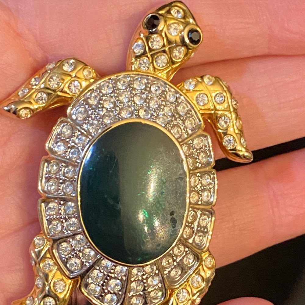 Vintage Turtle Tortoise Gold Tone Brooch Pin W/ Emerald Green & Rhinestone 2.5”
